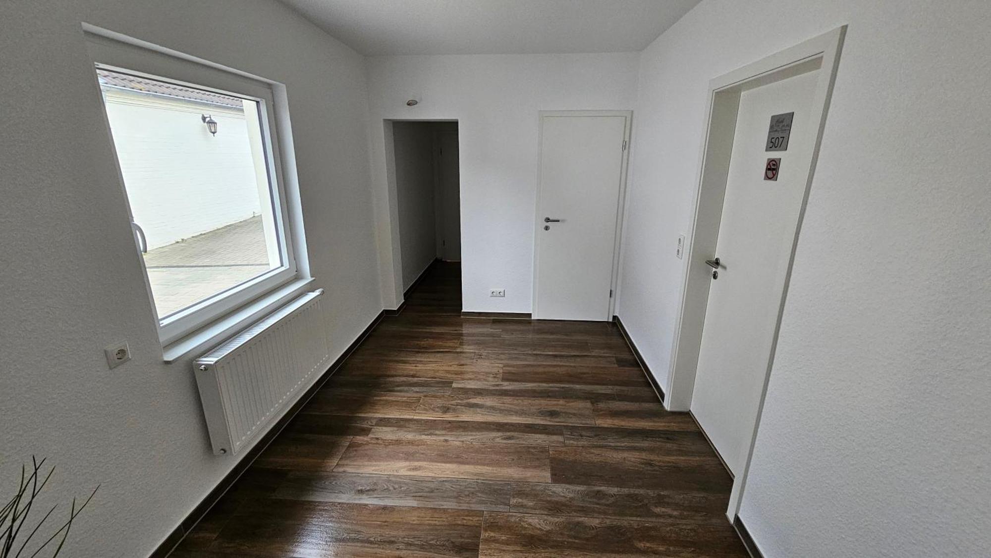 Hotel Dorfkrug Buesum - Guenstige Altbauzimmer Am Oland Esterno foto