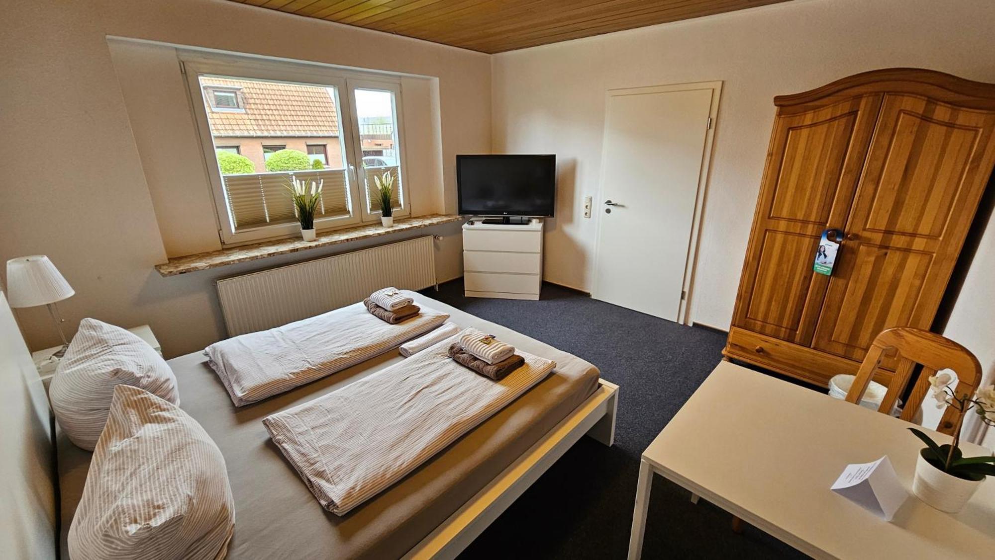 Hotel Dorfkrug Buesum - Guenstige Altbauzimmer Am Oland Camera foto