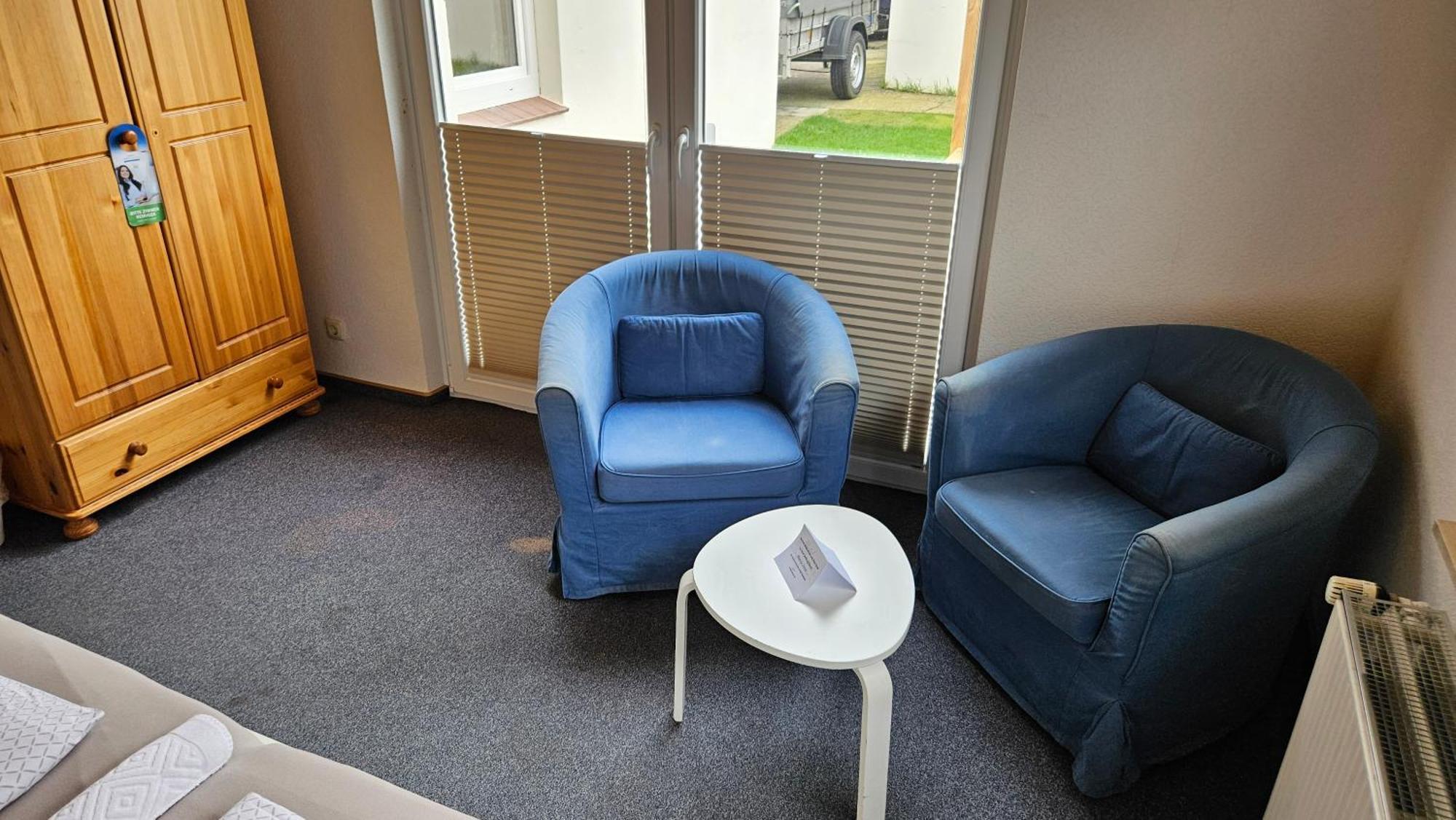 Hotel Dorfkrug Buesum - Guenstige Altbauzimmer Am Oland Camera foto
