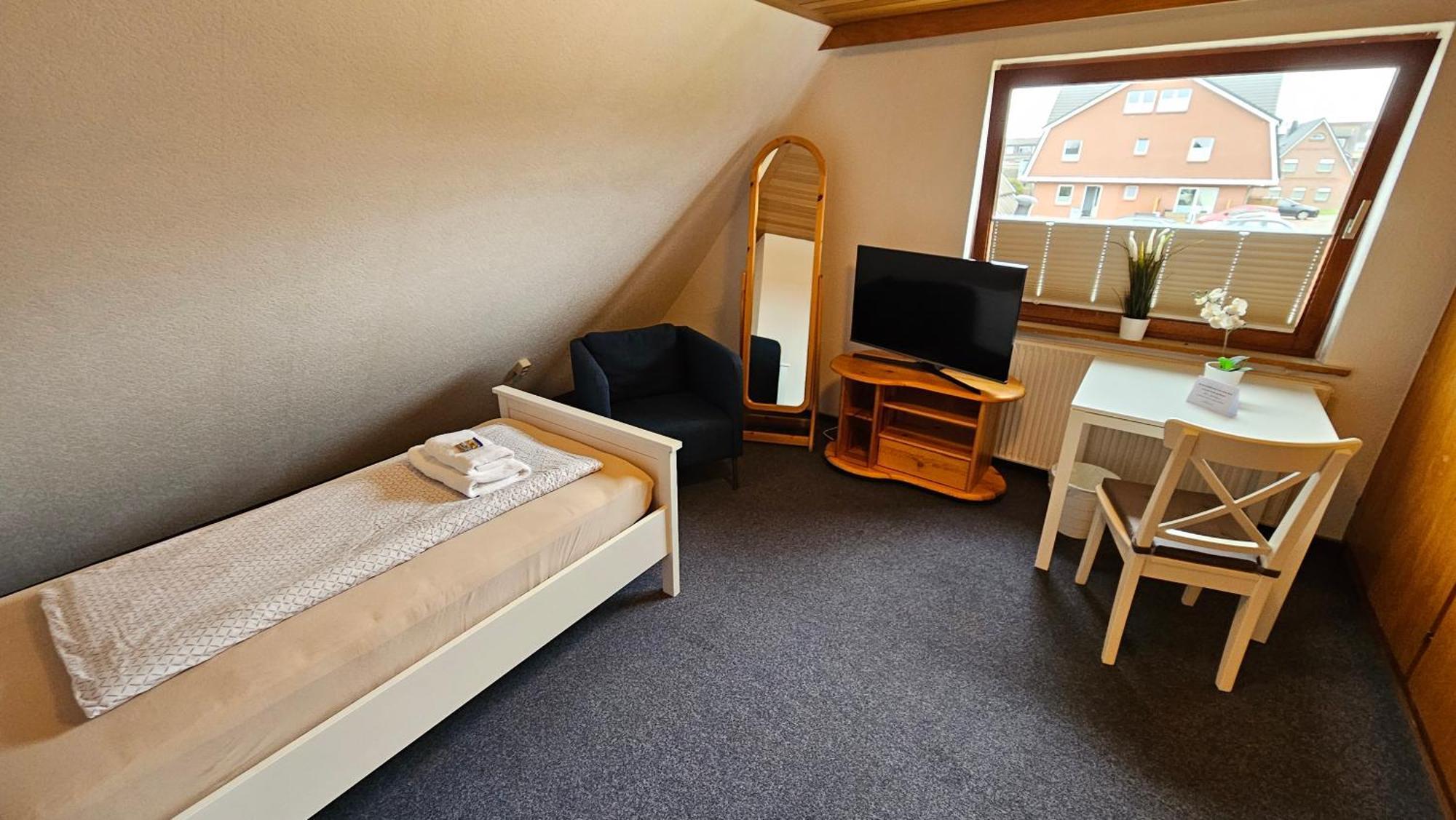 Hotel Dorfkrug Buesum - Guenstige Altbauzimmer Am Oland Camera foto